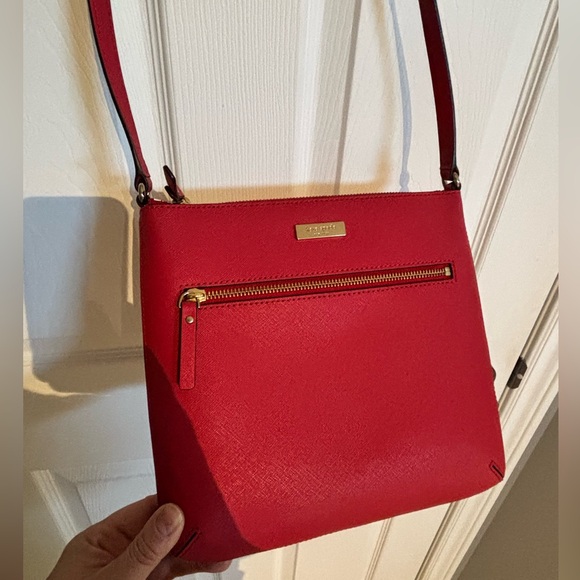 Authentic Kate Spade crossbody - Picture 1 of 5